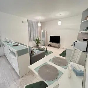Free Parking In Garage Karolina Plazza, New Cosy With Need , Praga Czechy